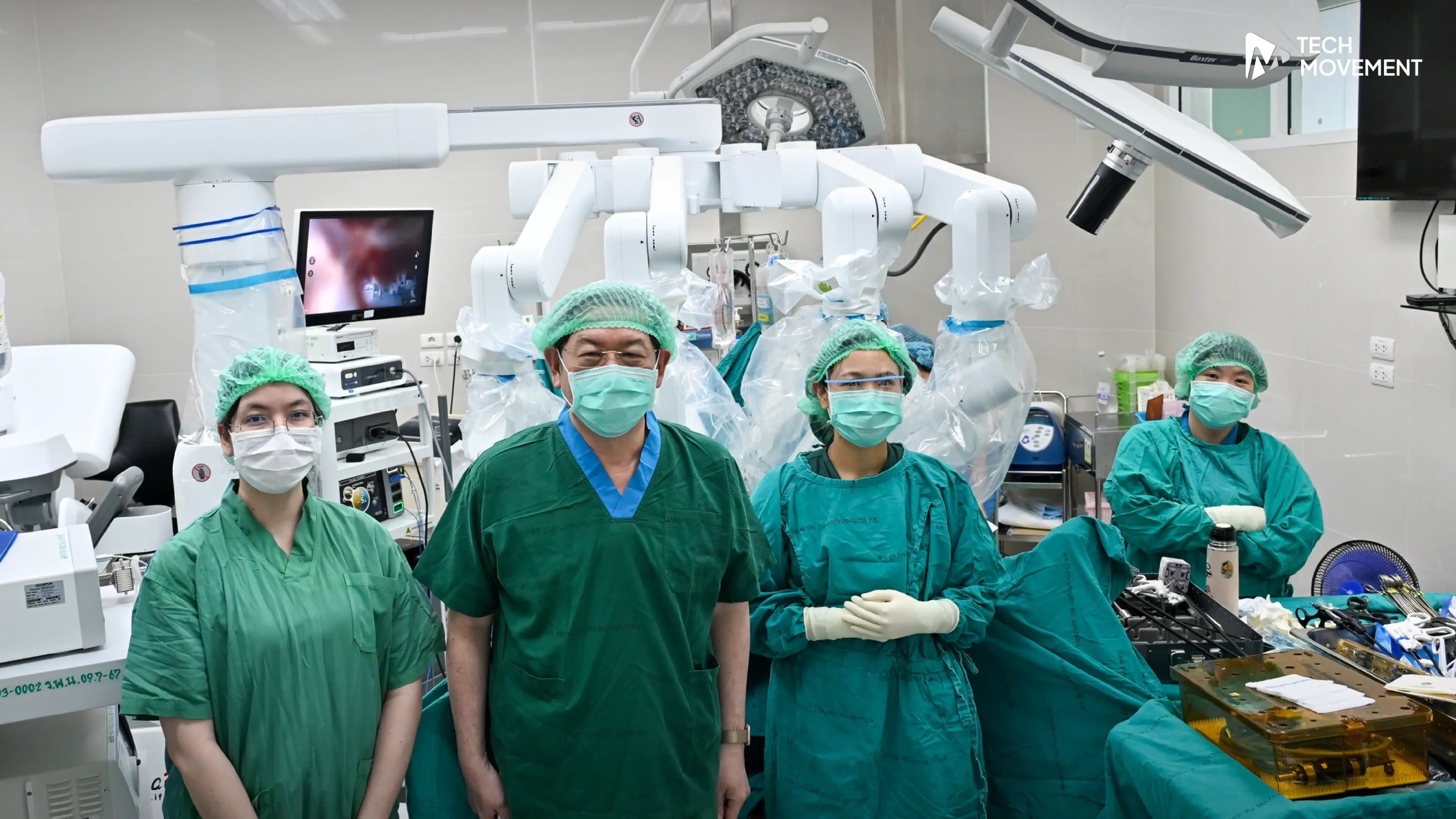 ครั้งแรกในรพ_นพรัตนราชธานี_ผ่าตัดมดลูกด้วยหุ่นยนต์สำเร็จ